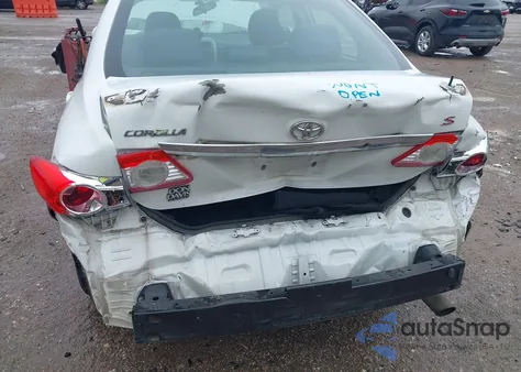 2011 Toyota Corolla S z USA, uszkodzony, nr VIN 2T1BU4EE8BC697290